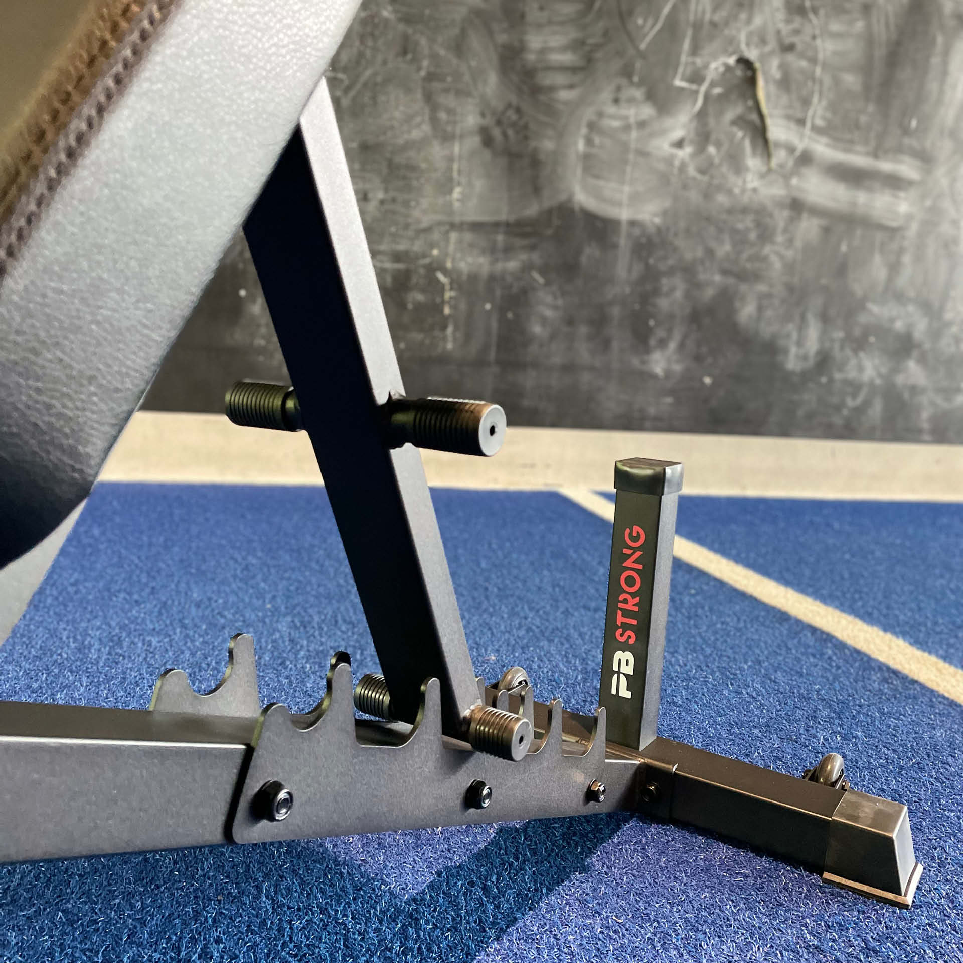 Pb extreme adjustable bench outlet